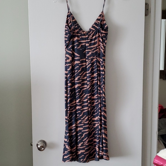 CBR SUMMER DRESS - Picture 2 of 4